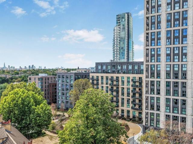 3 bedroom flat for sale