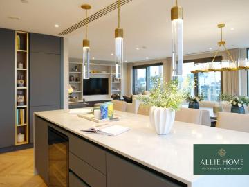 3 bedroom flat for sale