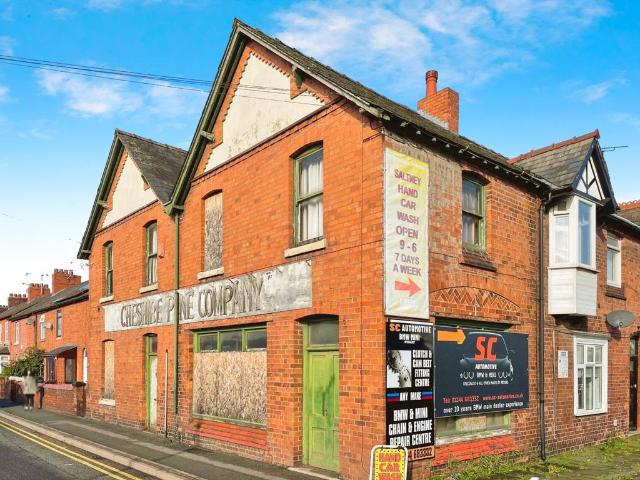 3 bedroom flat for sale