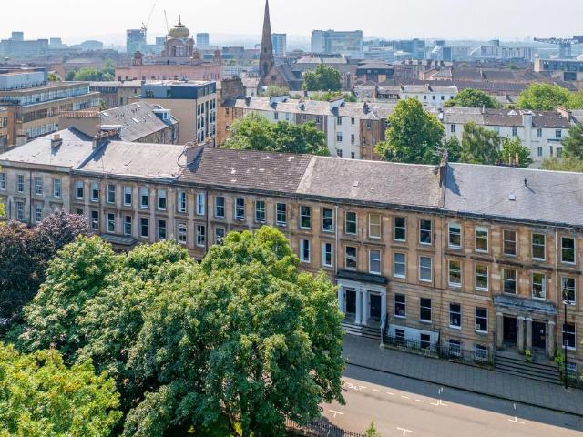 3 bedroom flat for sale
