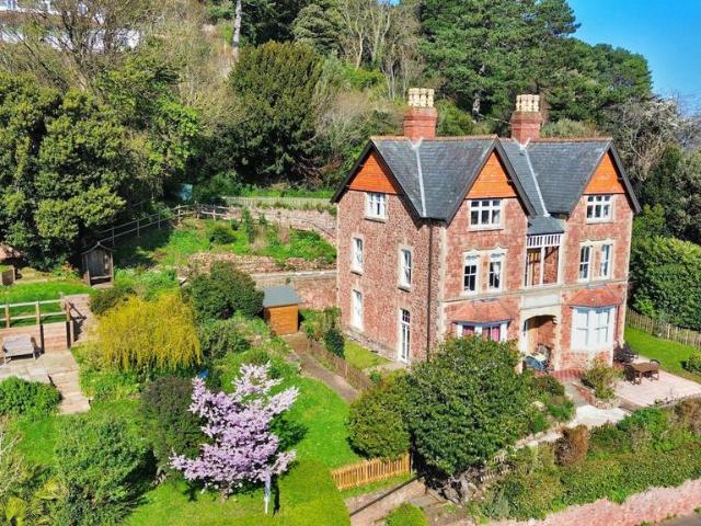 3 bedroom flat for sale