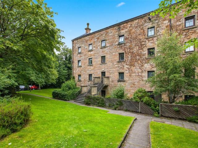3 bedroom flat for sale