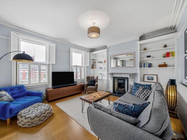3 bedroom flat for sale