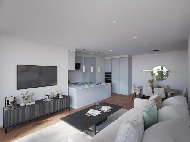 3 bedroom flat for sale