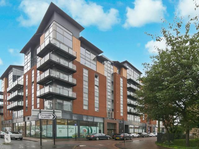 3 bedroom flat for sale