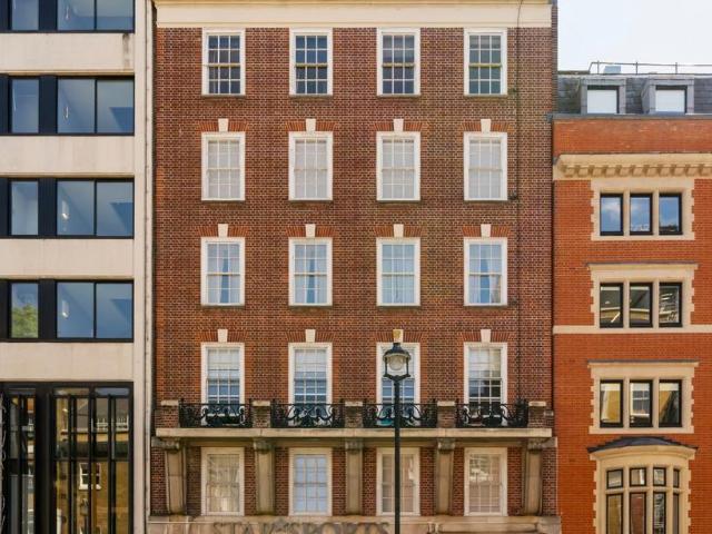 3 bedroom flat for sale