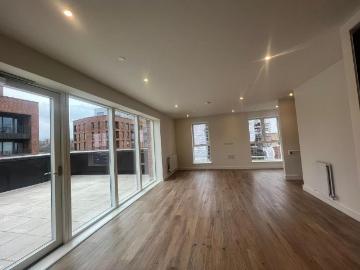 3 bedroom flat for sale