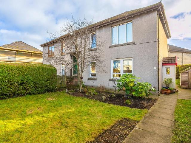 3 bedroom flat for sale