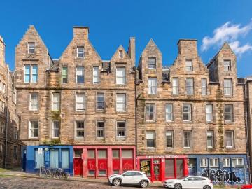 3 bedroom flat for sale