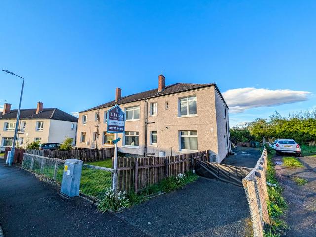 3 bedroom flat for sale