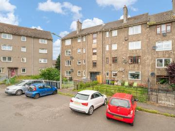 3 bedroom flat for sale