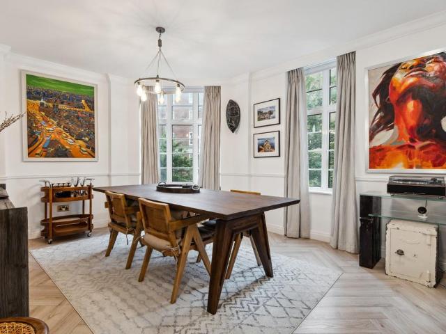 3 bedroom flat for sale