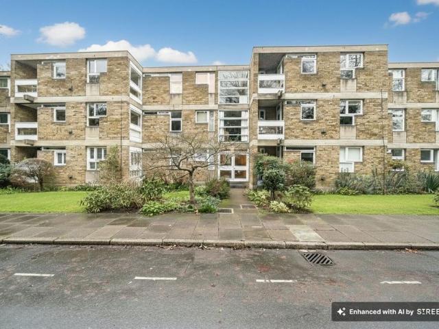 3 bedroom flat for sale