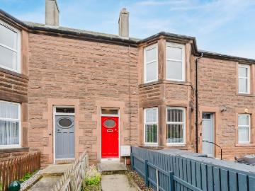3 bedroom flat for sale