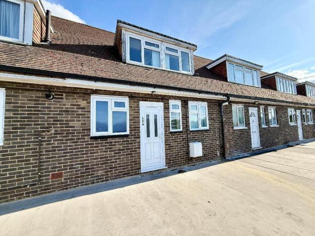 3 bedroom flat for sale