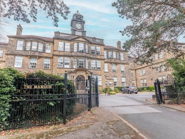 3 bedroom flat for sale