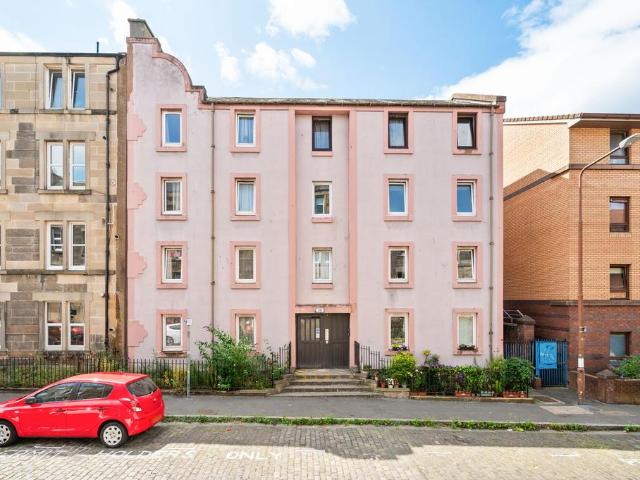 3 bedroom flat for sale