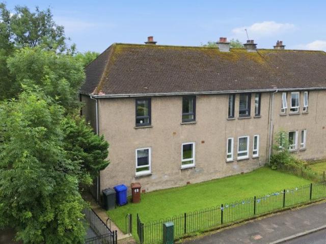 3 bedroom flat for sale