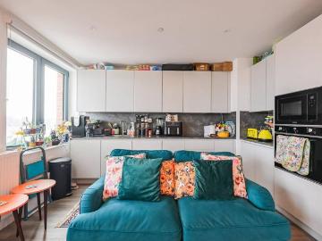 3 bedroom flat for sale