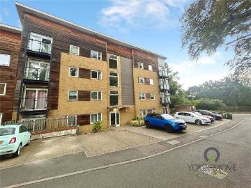 3 bedroom flat for sale