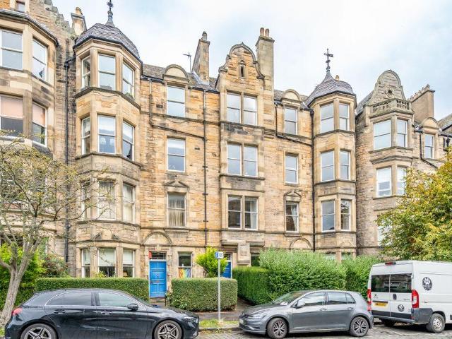 3 bedroom flat for sale