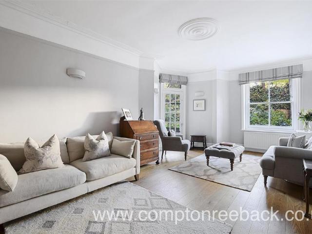 3 bedroom flat for sale