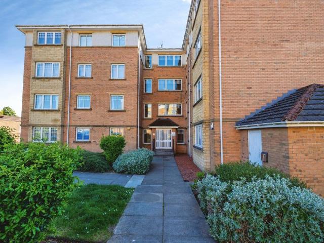 3 bedroom flat for sale