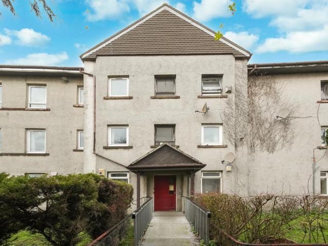 3 bedroom flat for sale