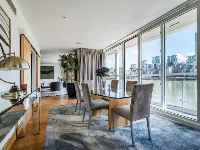 3 bedroom flat for sale