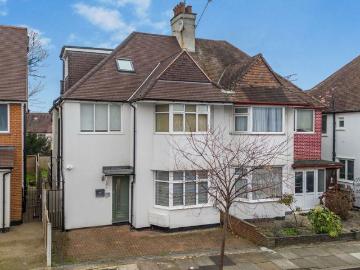 3 bedroom flat for sale