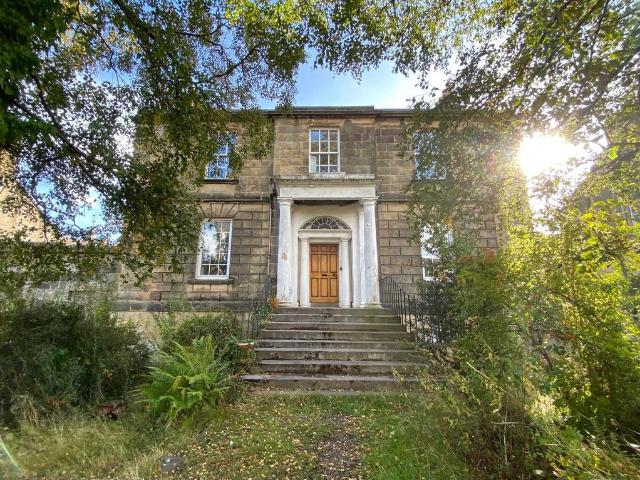 3 bedroom flat for sale