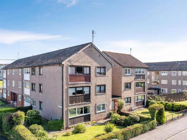 3 bedroom flat for sale