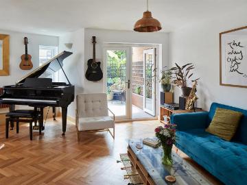 3 bedroom flat for sale
