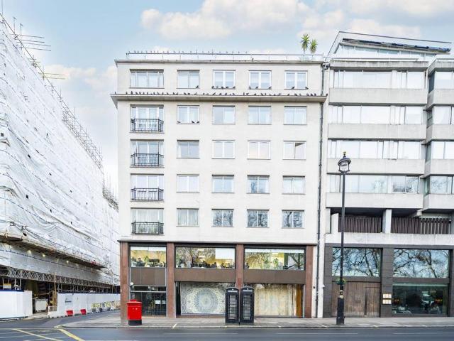 3 bedroom flat for sale