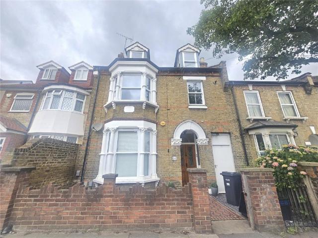 3 bedroom flat for sale