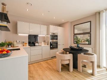 3 bedroom flat for sale