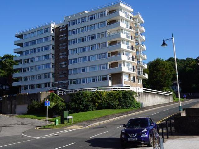 3 bedroom flat for sale