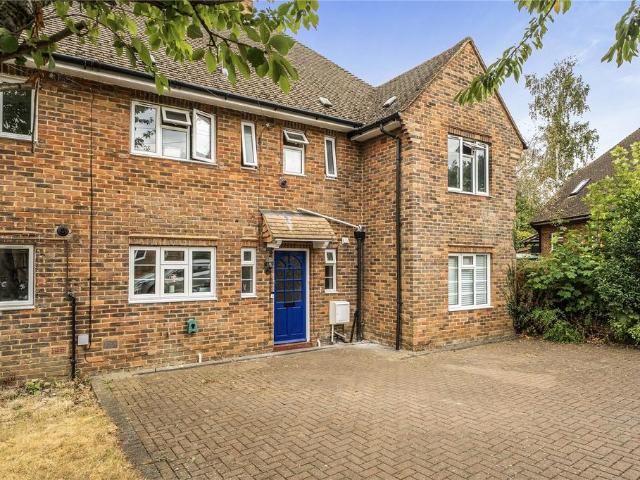 3 bedroom flat for sale