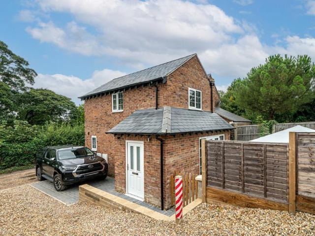 3 bedroom flat for sale