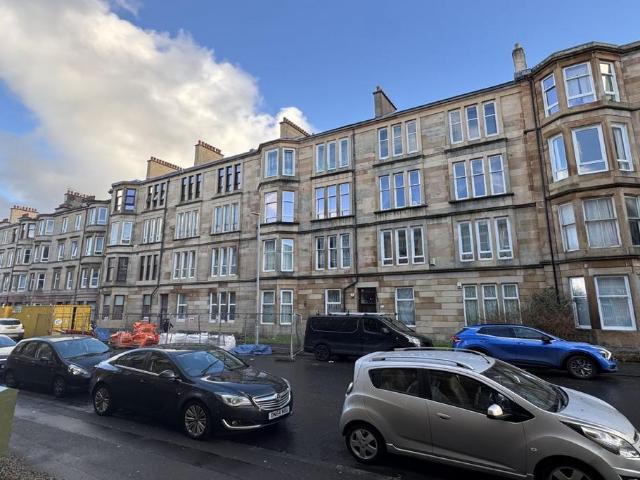 3 bedroom flat for sale