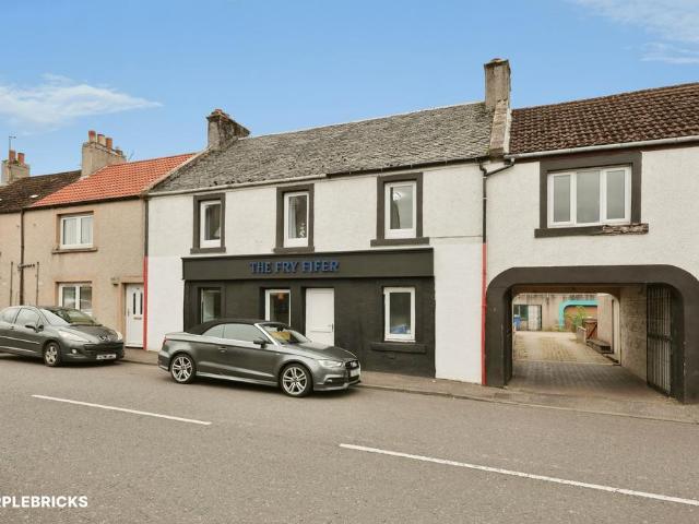 3 bedroom flat for sale