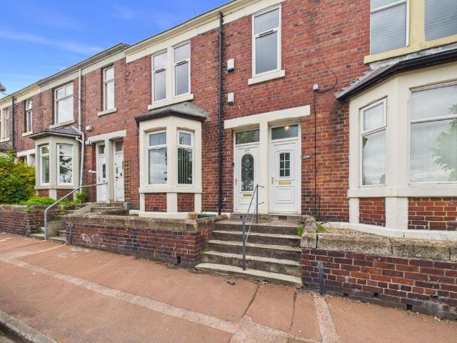 3 bedroom flat for sale