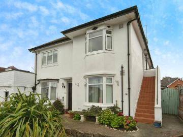 3 bedroom flat for sale