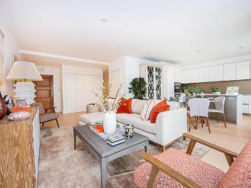 3 bedroom flat for sale