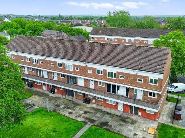 3 bedroom flat for sale