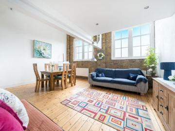 3 bedroom flat for sale