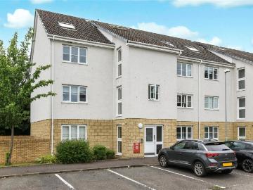 3 bedroom flat for sale