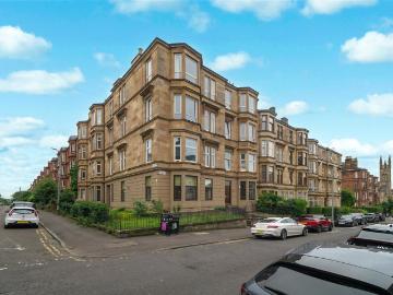 3 bedroom flat for sale