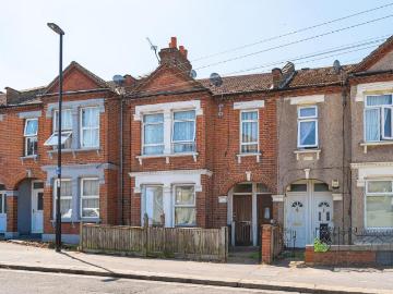 3 bedroom flat for sale