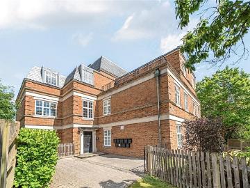 3 bedroom flat for sale